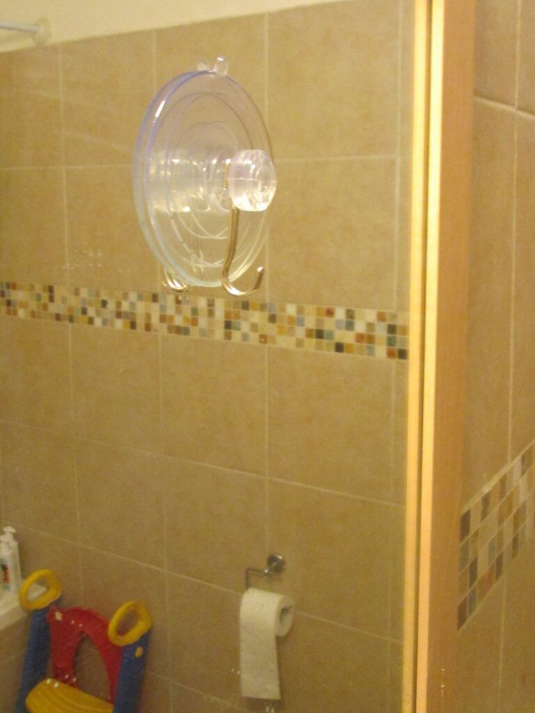 big suction cups hooks for bathroom